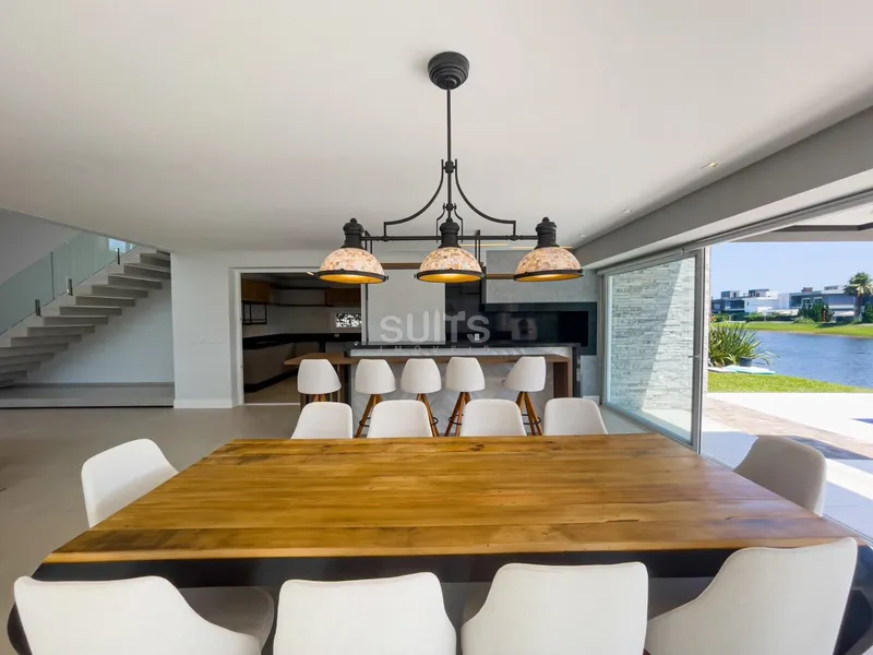 Lindo sobrado beira lago no Condomínio Enseada em Xangri-Lá: 9ª foto da galeria de imagens do imóvel