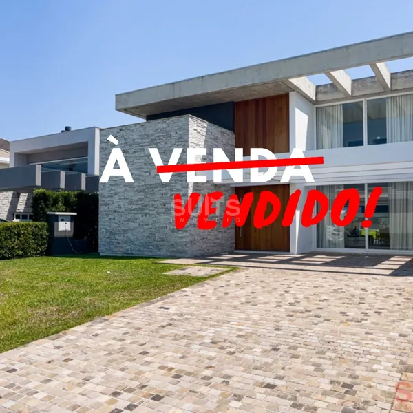 Lindo sobrado beira lago no Condomínio Enseada em Xangri-Lá: 1ª foto da galeria de imagens do imóvel