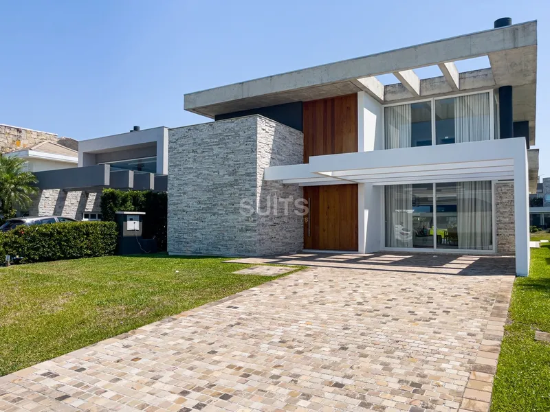 Lindo sobrado beira lago no Condomínio Enseada em Xangri-Lá: 2ª foto da galeria de imagens do imóvel