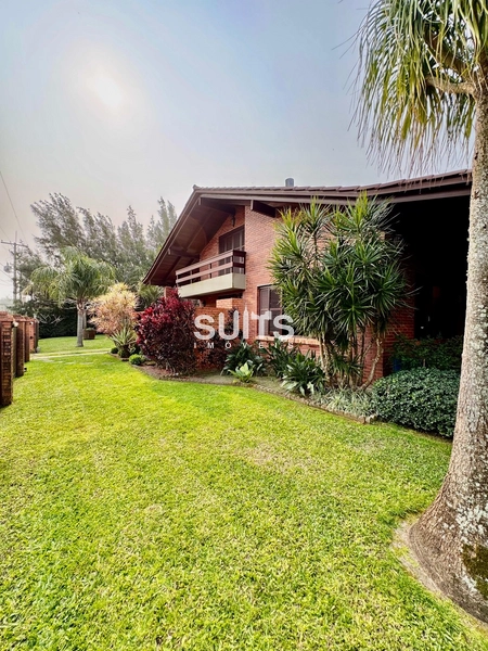 Excelente sobrado á venda na praia de Atlântida Xangri-lá: 1ª foto da galeria de imagens do imóvel