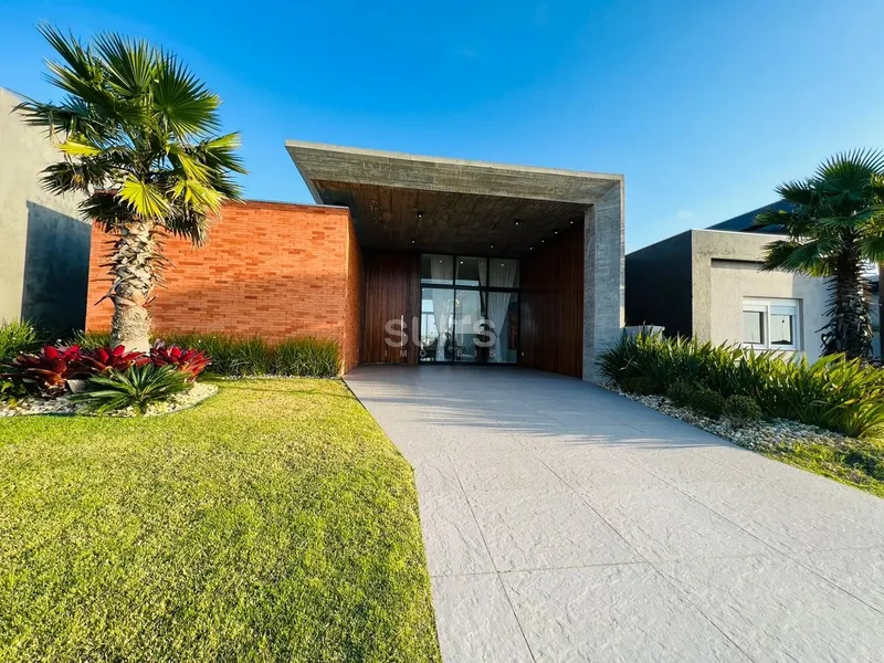 Excelente Casa Térrea no Centro de Xangri-Lá: 2ª foto da galeria de imagens do imóvel