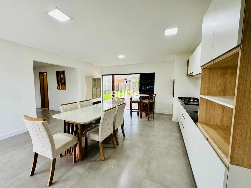 Casa térrea mobiliada, bem localizada em Atlântida Sul.: 8ª foto da galeria de imagens do imóvel