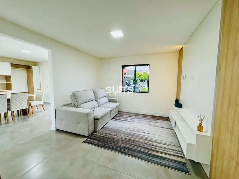 Casa térrea mobiliada, bem localizada em Atlântida Sul.: 3ª foto da galeria de imagens do imóvel