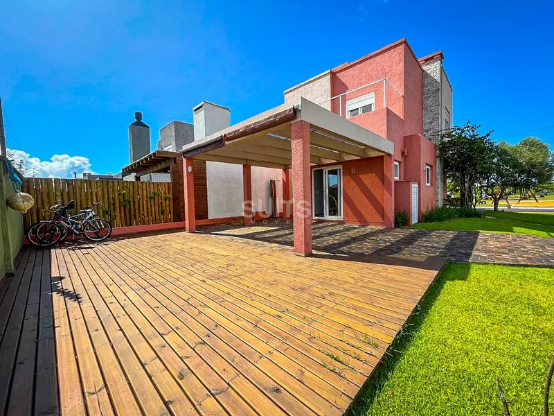 Ótima casa de esquina no condomínio Las Palmas: 5ª foto da galeria de imagens do imóvel