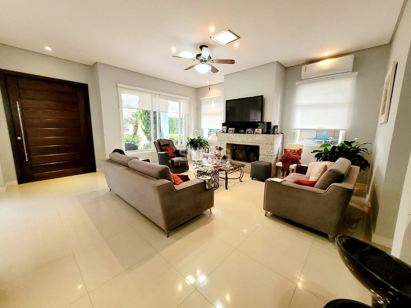 Excelente sobrado à venda no condomínio Quintas do Lago: 44ª foto da galeria de imagens do imóvel