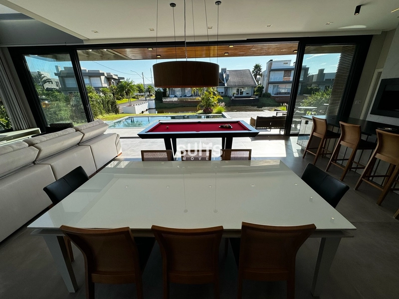 Incrível sobrado de esquina e na beira do lago no condomínio Malibu: 8ª foto da galeria de imagens do imóvel