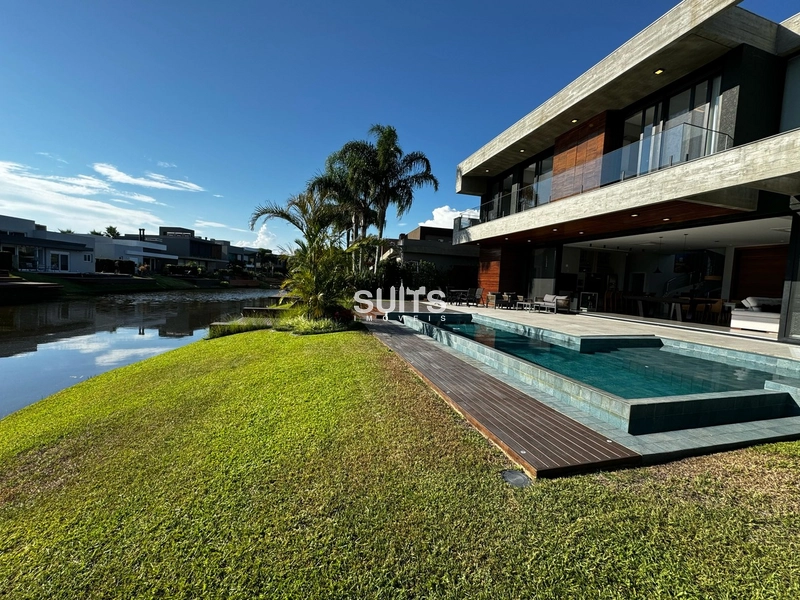 Incrível sobrado de esquina e na beira do lago no condomínio Malibu: 21ª foto da galeria de imagens do imóvel