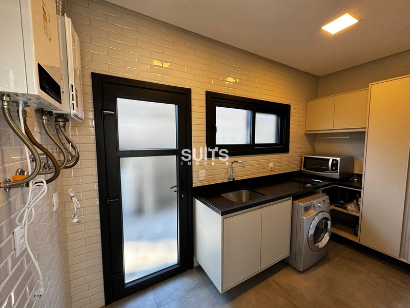 Incrível sobrado de esquina e na beira do lago no condomínio Malibu: 15ª foto da galeria de imagens do imóvel