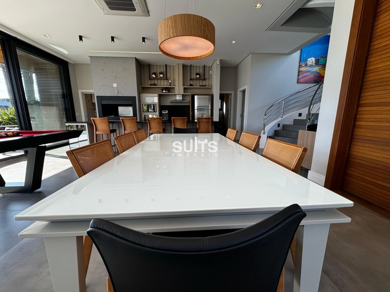 Incrível sobrado de esquina e na beira do lago no condomínio Malibu: 9ª foto da galeria de imagens do imóvel