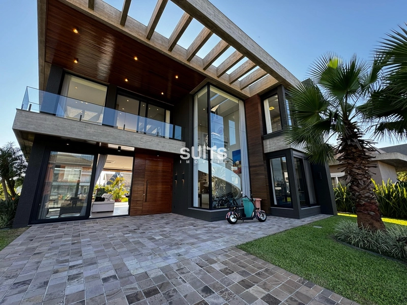 Incrível sobrado de esquina e na beira do lago no condomínio Malibu: 4ª foto da galeria de imagens do imóvel