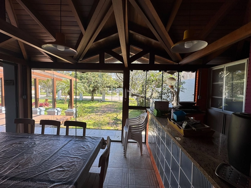 Casa de esquina em Atlantida: 20ª foto da galeria de imagens do imóvel