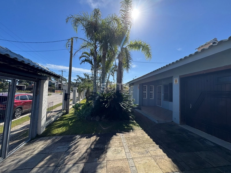 Casa de esquina em Atlantida: 6ª foto da galeria de imagens do imóvel