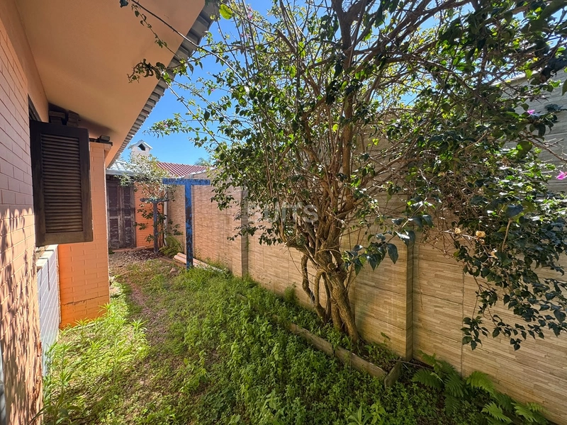 Casa de esquina em Atlantida: 35ª foto da galeria de imagens do imóvel