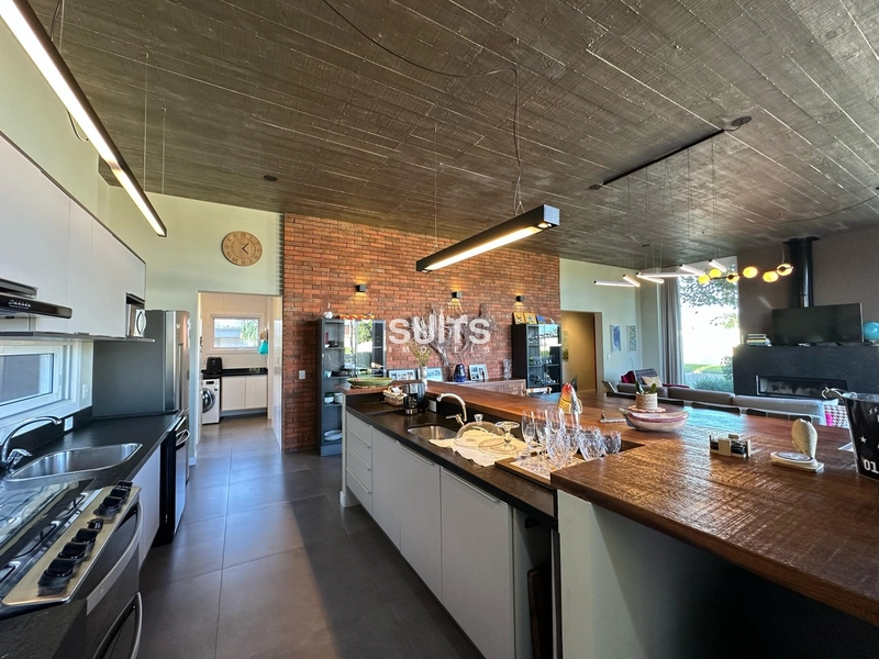 Excelente casa à venda no condomínio Enseada: 15ª foto da galeria de imagens do imóvel