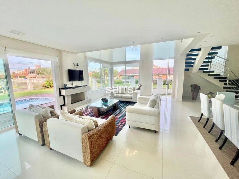 Excelente sobrado à venda no Centro de Xangri-lá: 3ª foto da galeria de imagens do imóvel