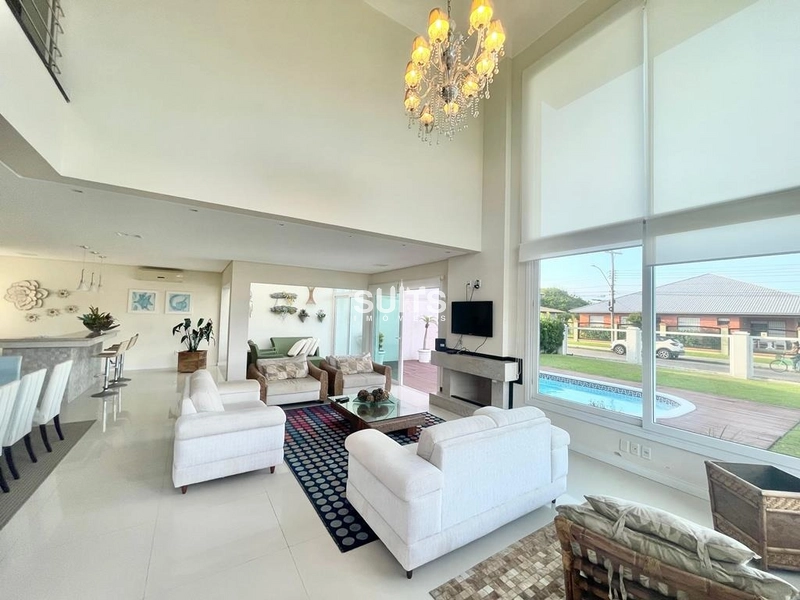 Excelente sobrado à venda no Centro de Xangri-lá: 2ª foto da galeria de imagens do imóvel