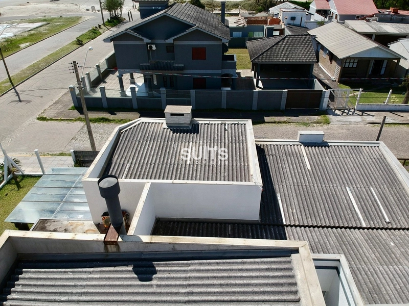 Excelente casa à poucos metros do mar na praia de Rainha do Mar: 2ª foto da galeria de imagens do imóvel