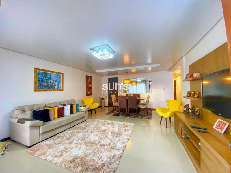 Excelente casa à 03 quadras do mar no centro de Xangri-Lá: 3ª foto da galeria de imagens do imóvel