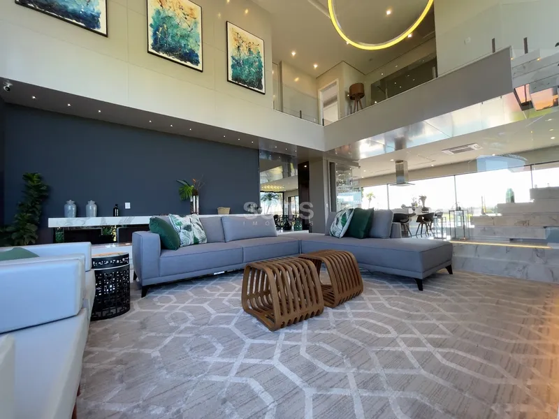 Mansão de design único beira-lago no Condomínio Sense: 4ª foto da galeria de imagens do imóvel