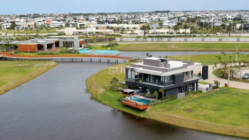 Mansão de design único beira-lago no Condomínio Sense: 43ª foto da galeria de imagens do imóvel