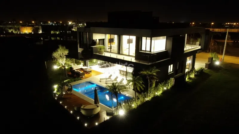 Mansão de design único beira-lago no Condomínio Sense: 42ª foto da galeria de imagens do imóvel