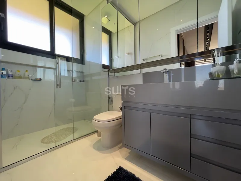 Mansão de design único beira-lago no Condomínio Sense: 24ª foto da galeria de imagens do imóvel