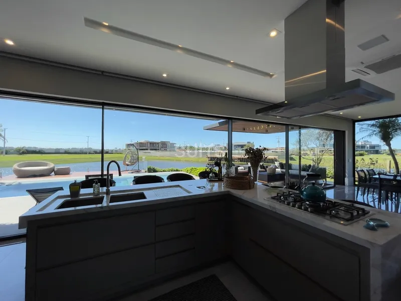 Mansão de design único beira-lago no Condomínio Sense: 9ª foto da galeria de imagens do imóvel