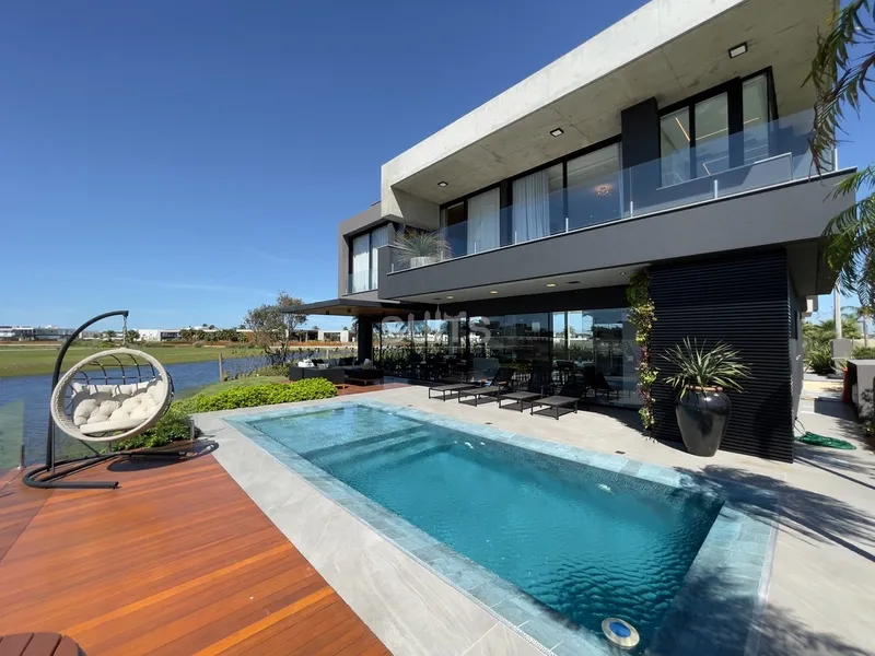 Mansão de design único beira-lago no Condomínio Sense: 19ª foto da galeria de imagens do imóvel