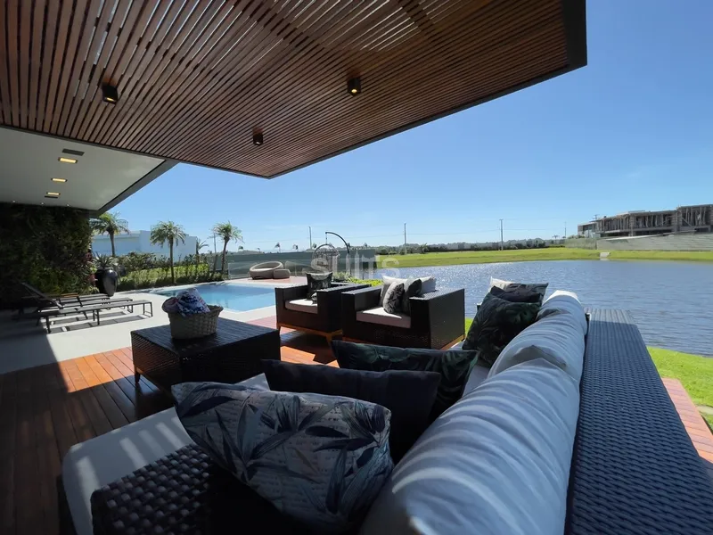 Mansão de design único beira-lago no Condomínio Sense: 16ª foto da galeria de imagens do imóvel