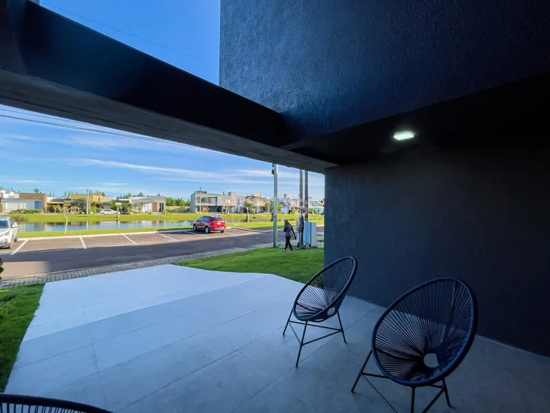 Belíssimo sobrado com vista para o lago no condomínio Las Palmas: 5ª foto da galeria de imagens do imóvel