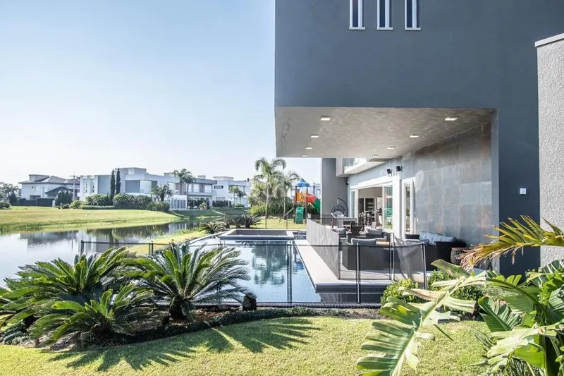 Belíssima mansão beira lago no condomínio Enseada: 19ª foto da galeria de imagens do imóvel