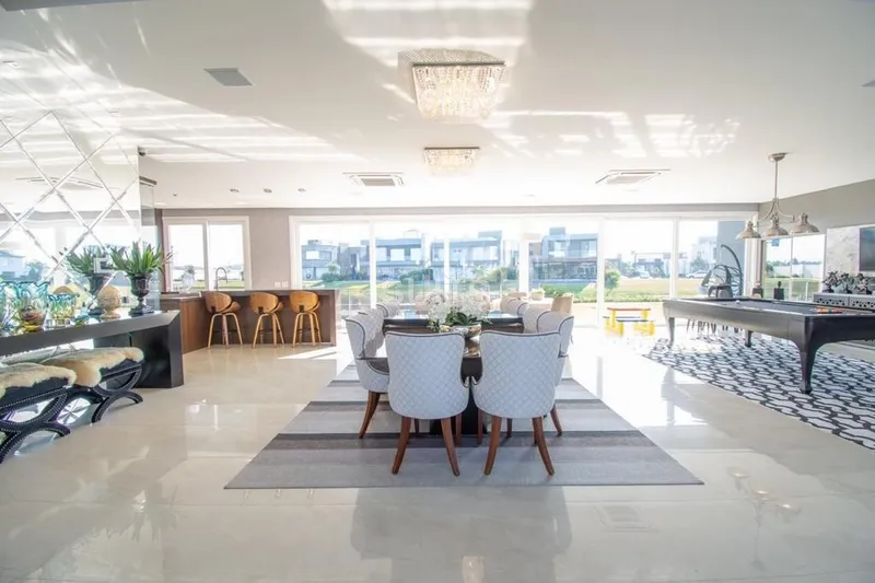 Belíssima mansão beira lago no condomínio Enseada: 11ª foto da galeria de imagens do imóvel