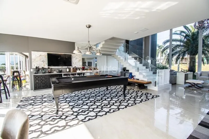 Belíssima mansão beira lago no condomínio Enseada: 12ª foto da galeria de imagens do imóvel