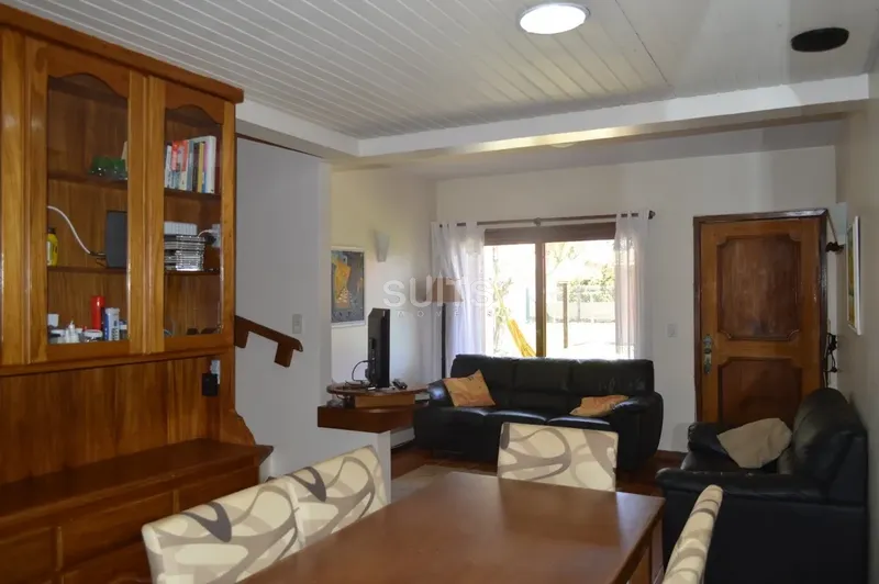 Excelente Duplex no Centro de Xangri-Lá: 3ª foto da galeria de imagens do imóvel