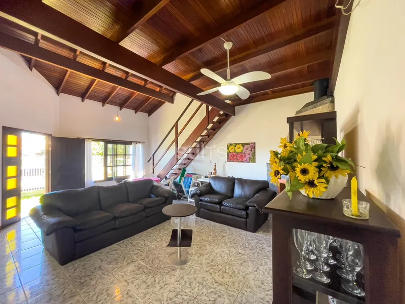 Excelente casa à venda no centro de Xangri-Lá: 6ª foto da galeria de imagens do imóvel
