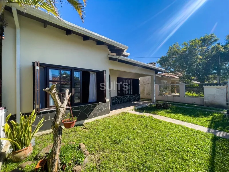 Excelente casa à venda no centro de Xangri-Lá: 3ª foto da galeria de imagens do imóvel