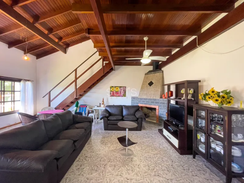 Excelente casa à venda no centro de Xangri-Lá: 5ª foto da galeria de imagens do imóvel