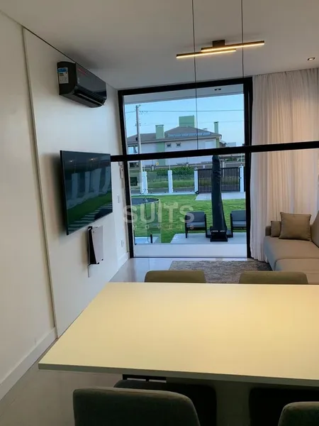 LINDA CASA DE ESQUINA NA PRAIA DE ATLANTIDA SUL: 10ª foto da galeria de imagens do imóvel