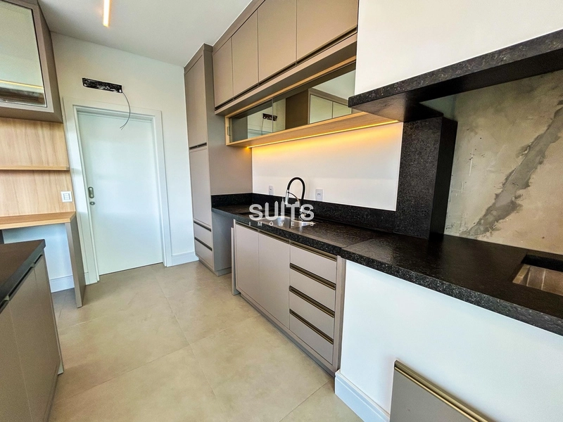 Lindo sobrado com 4 suítes e piscina, no condomínio SUNSET: 11ª foto da galeria de imagens do imóvel