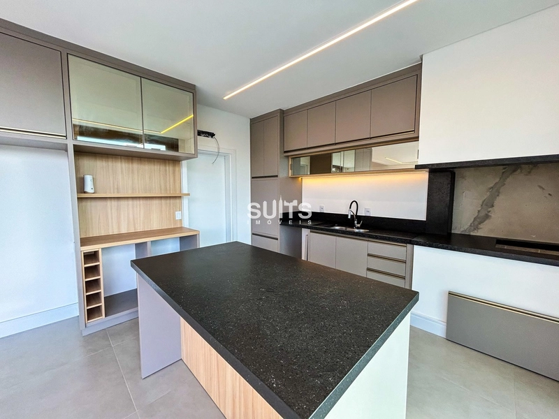 Lindo sobrado com 4 suítes e piscina, no condomínio SUNSET: 10ª foto da galeria de imagens do imóvel