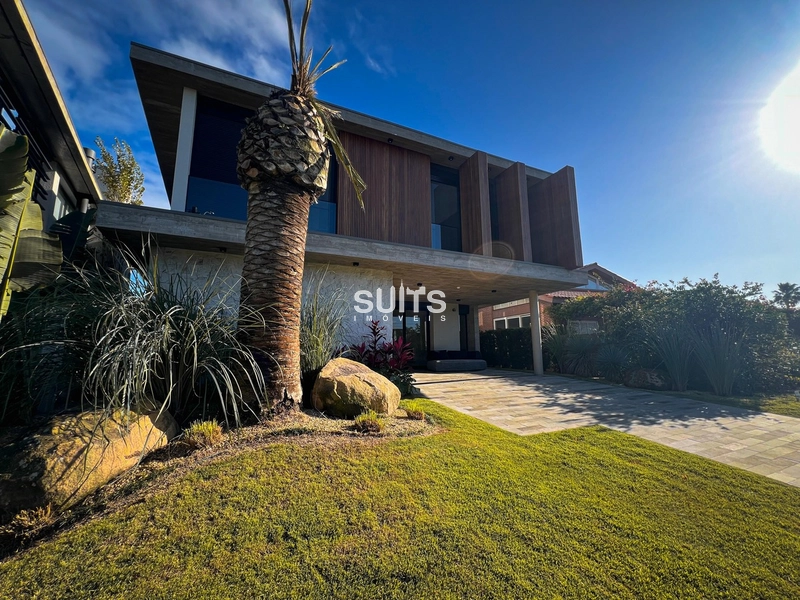 Sobrado novo com vista para a extensão do lago no Condomínio Enseada: 4ª foto da galeria de imagens do imóvel