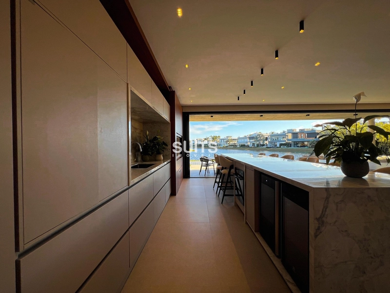 Sobrado novo com vista para a extensão do lago no Condomínio Enseada: 22ª foto da galeria de imagens do imóvel