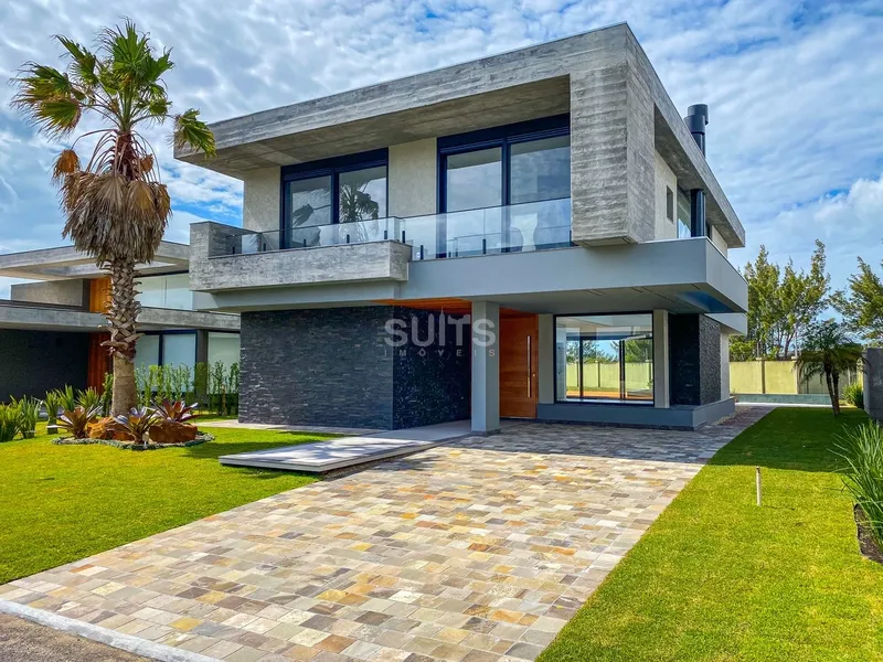 Incrível sobrado beira lago no condomínio Celebration: 3ª foto da galeria de imagens do imóvel