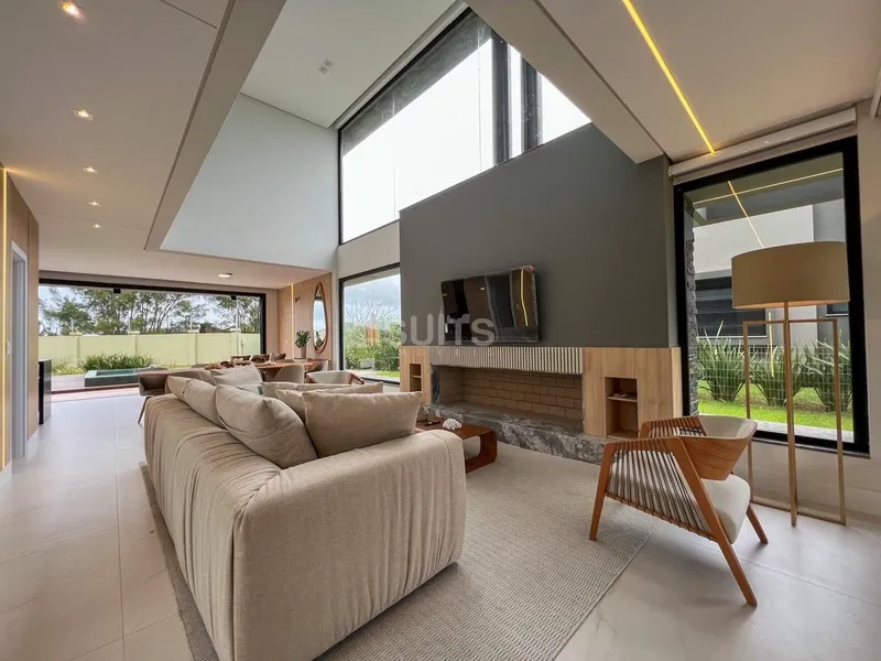 Incrível sobrado beira lago no condomínio Celebration: 6ª foto da galeria de imagens do imóvel