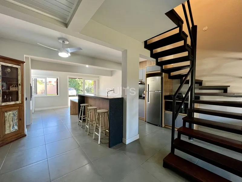 Excelente sobrado à 01 quadra do mar no Centro de Xangri-Lá: 5ª foto da galeria de imagens do imóvel