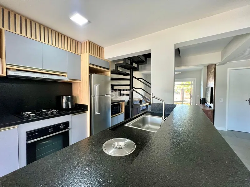 Excelente sobrado à 01 quadra do mar no Centro de Xangri-Lá: 8ª foto da galeria de imagens do imóvel