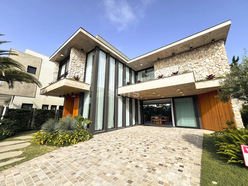 Excelente sobrado à venda no condomínio Porto Coronado em Atlântida: 3ª foto da galeria de imagens do imóvel