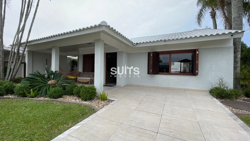 Excelente casa no centro de Xangri-lá: 1ª foto da galeria de imagens do imóvel