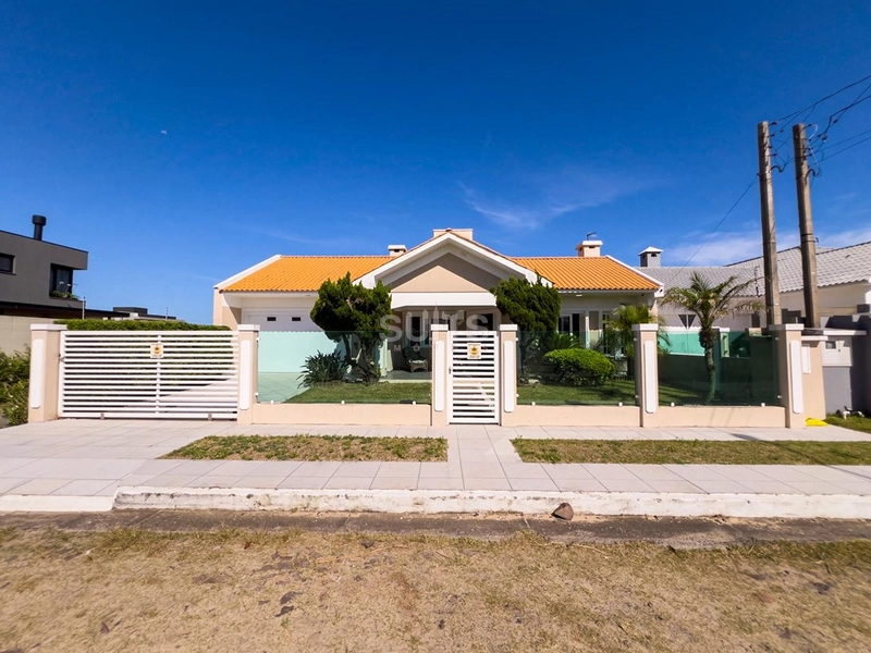 Lindíssima casa próxima do mar na praia do Remanso em Xangri-Lá: 2ª foto da galeria de imagens do imóvel