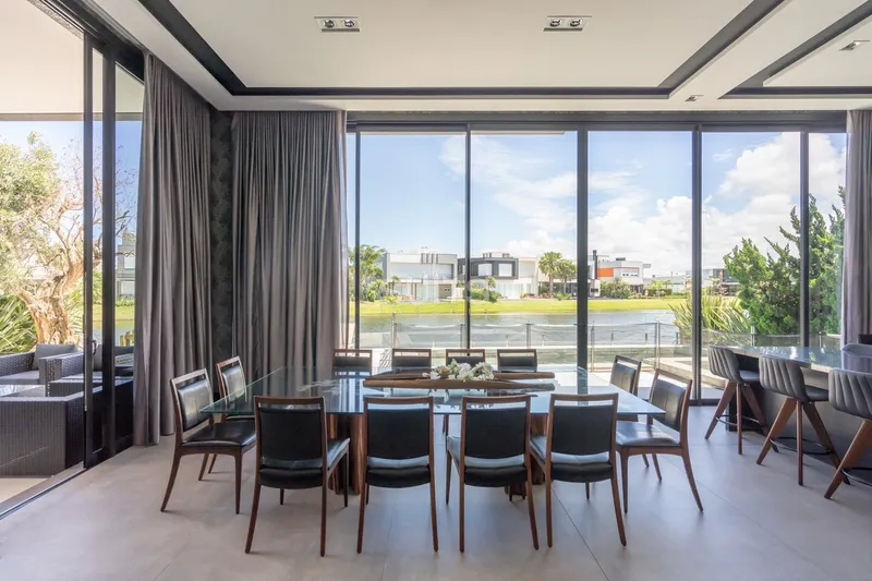 Incrível mansão as margens do lago no condomínio Enseada: 22ª foto da galeria de imagens do imóvel